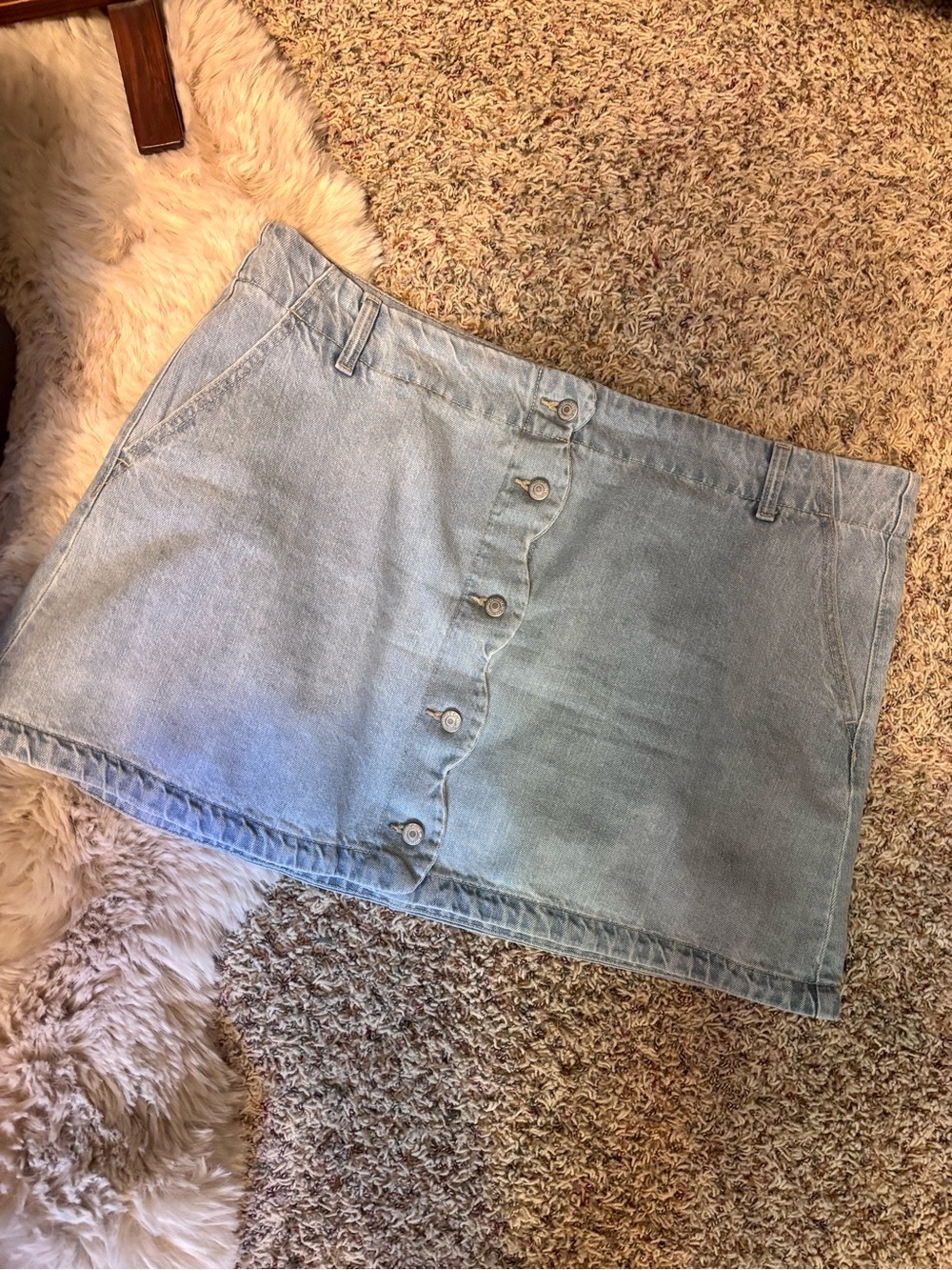 Old Navy Light Blue Scalloped Edge Button-Front Denim Mini Skirt
